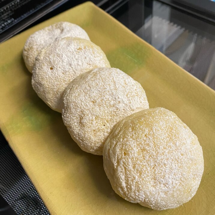 レンジで簡単❣️チーズとソーセージ入り豆腐米粉パン